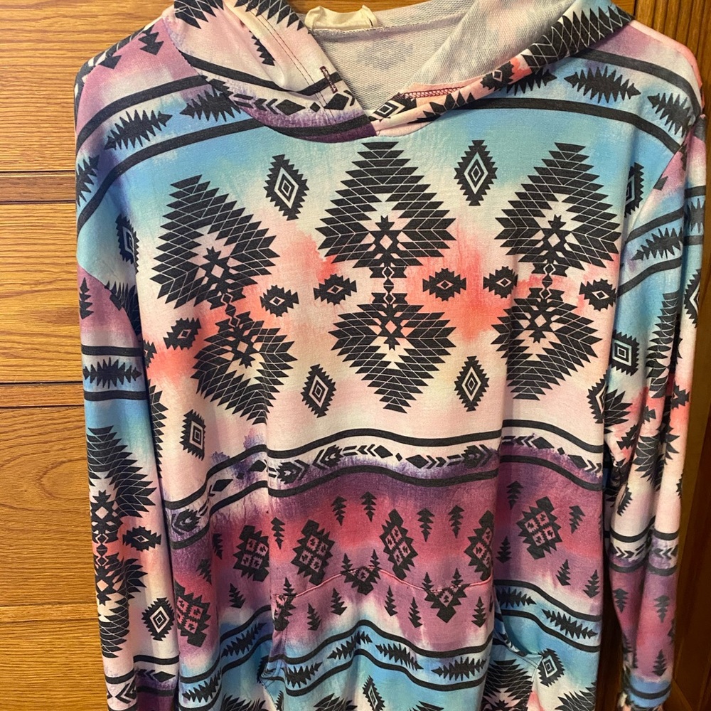 Aztec hoodie with front pocket